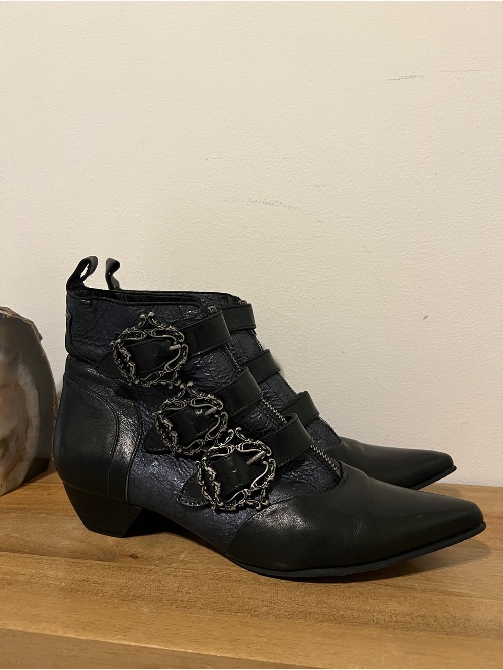 John Fluevog Eileen Dark Navy Blue Black Ornate Ankle Boot 9 N - Picture 2 of 16